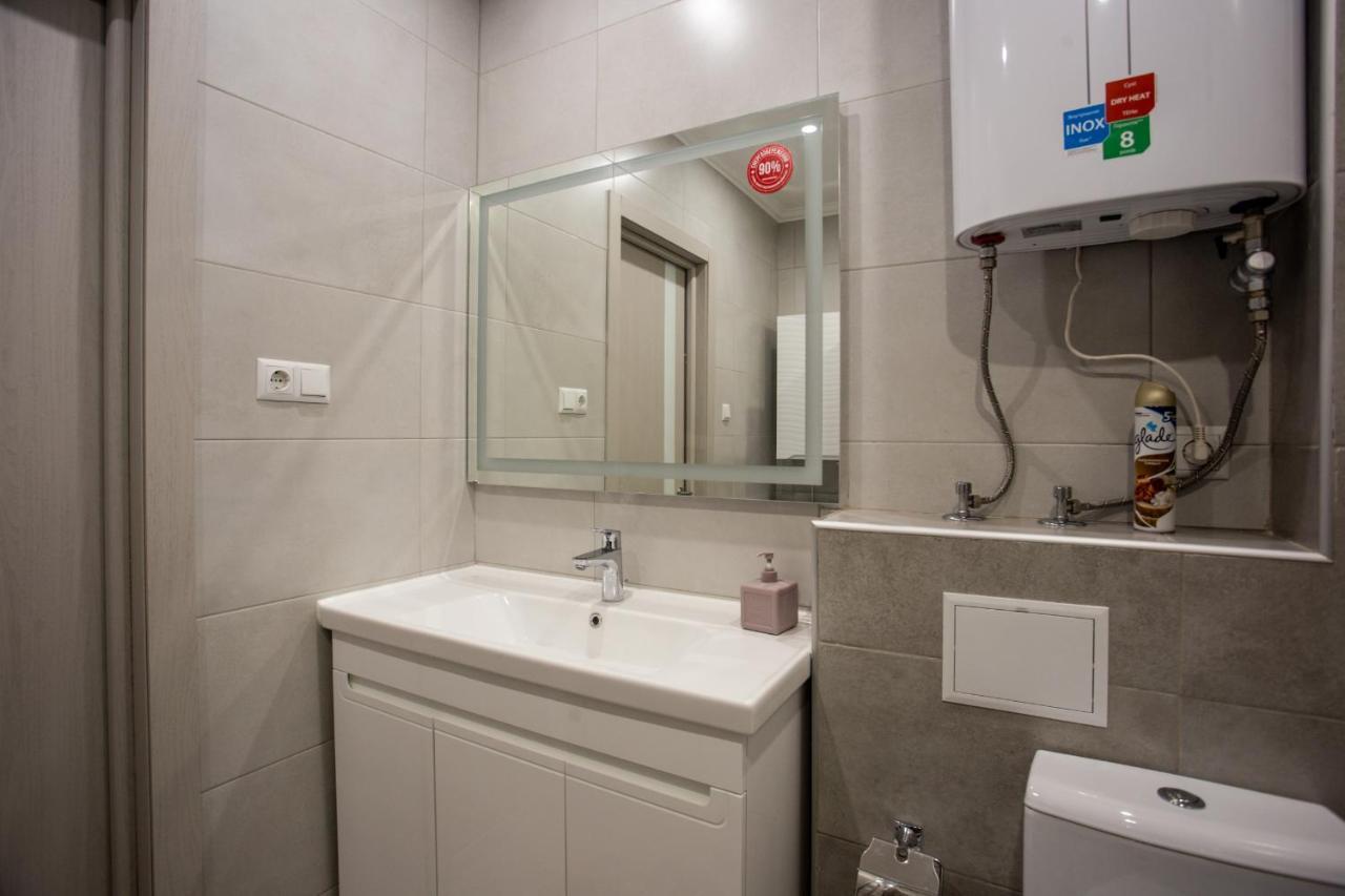 Ultra Lux 3 Rooms Apartment Near Arena City Kyiv Exterior photo